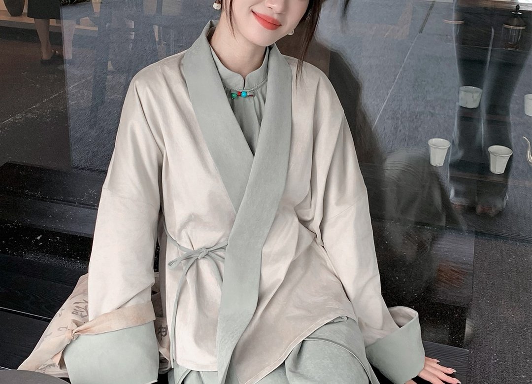 白芷 新中式中國風藏裝 改良翻领对襟外披 - 女装上衣 - 其他材质 白色