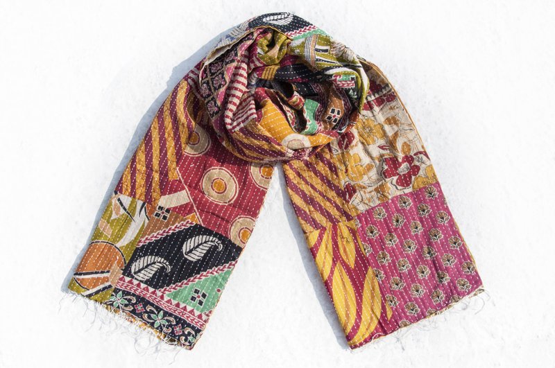 手缝纱丽布拼接丝巾/刺绣丝巾/刺绣围巾/手缝纱丽线丝巾-花朵几何 - 围巾/披肩 - 棉．麻 多色