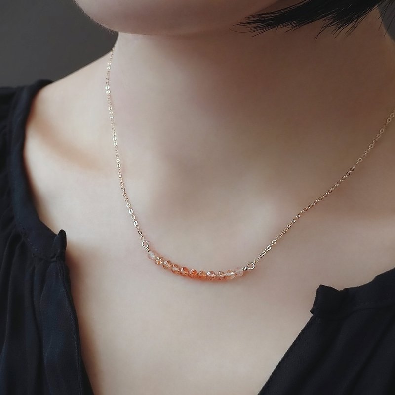 迷你太阳石 14Kgf 包金  渐层微笑项链 锁骨链 - 项链 - 半宝石 橘色