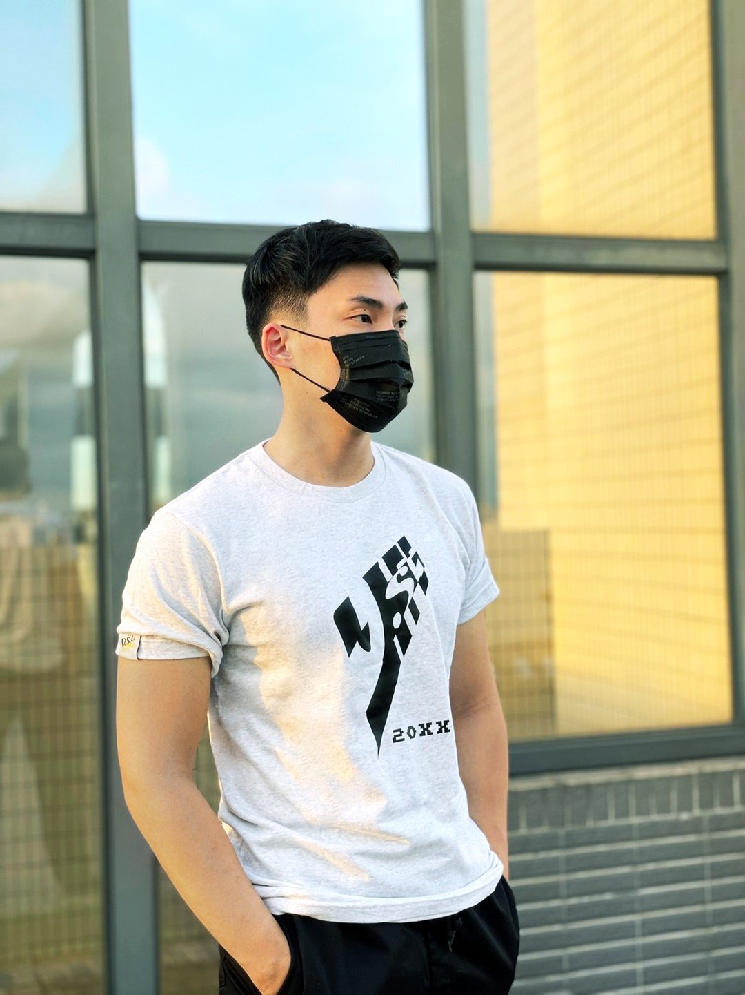 【限时 4 折出清】未来好好 T-燕麦色~男生版 - 男装上衣/T 恤 - 棉．麻 银色