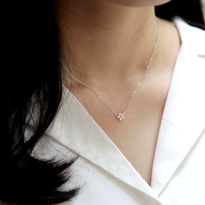 闪耀绽放纯银项链 | 轻珠宝 | 纯银。玫瑰金。金色。质感镶嵌 - 项链 - 纯银 多色