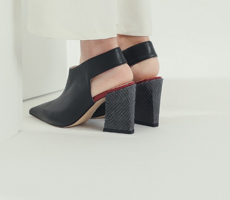 双皮质拼接 宽带真皮尖头鞋 黑 - 高跟鞋 - 真皮 黑色