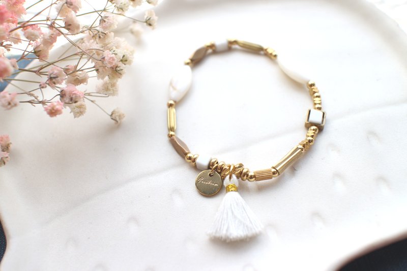 甜蜜宇宙--优雅白~贝壳/白纹石/黄铜/流苏 弹性线手环 - 手链/手环 - 其他金属 