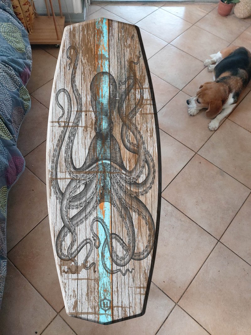 Surfing bench with octopus pattern - 其他家具 - 木头 多色