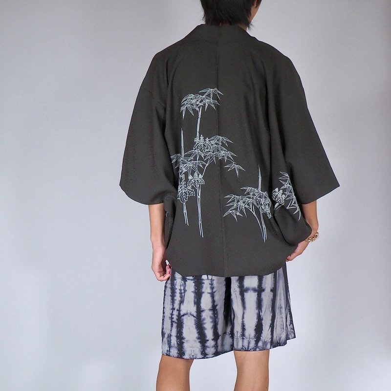 【日本制造】 柔软丝绸黑色羽织、吉祥图案、男女皆宜的、礼物 - 女装休闲/机能外套 - 丝．绢 黑色