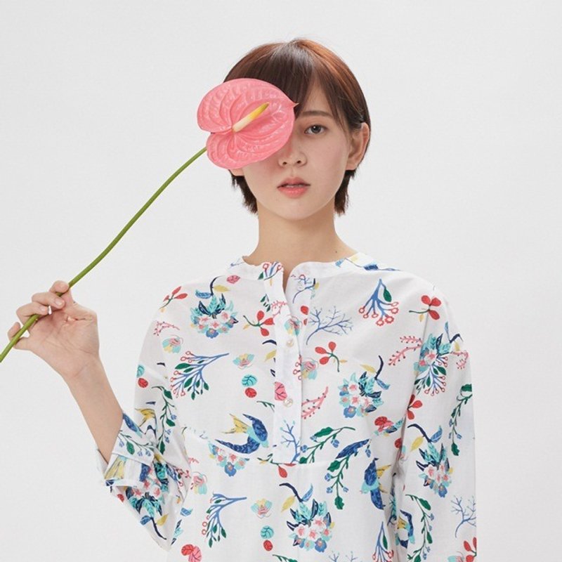 Ivy 圓領半襟長板上衣/蝶白 - 女装上衣 - 棉．麻 白色