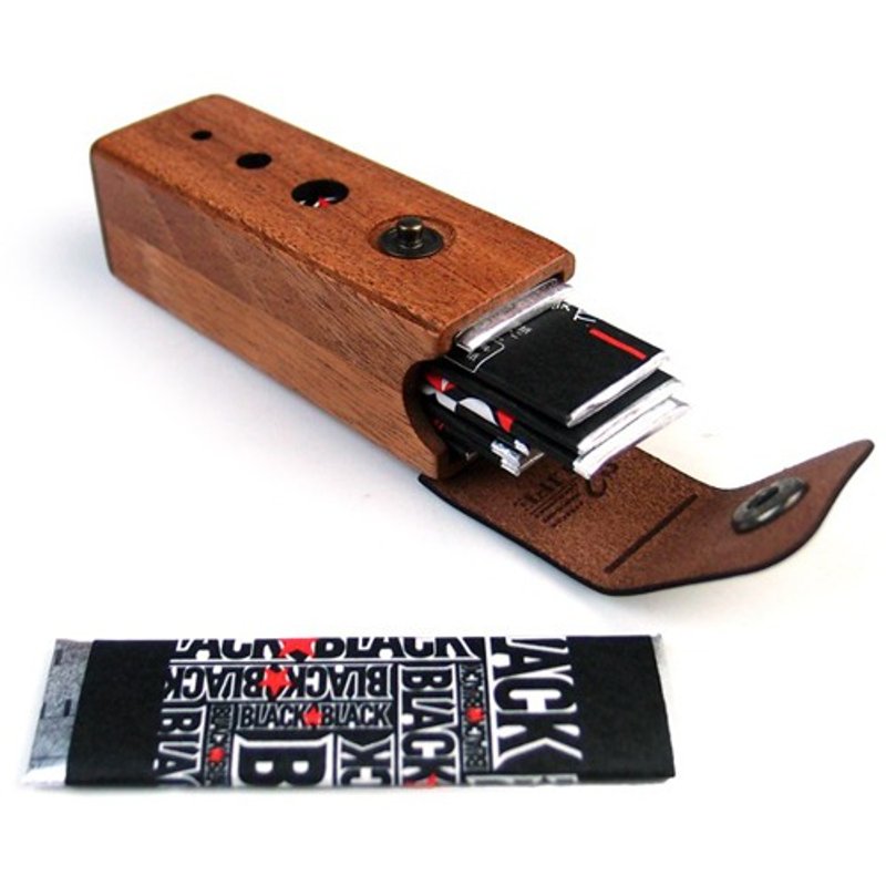 Wooden case for exclusive use of chewing gum made of wood and leather - 其他 - 木头 