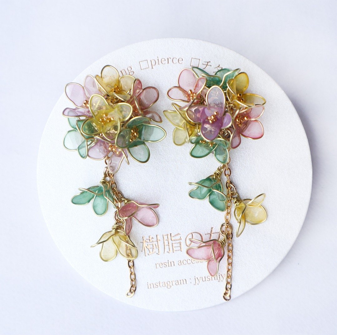 Blooming flower earrings yellow - 耳环/耳夹 - 其他材质 黄色