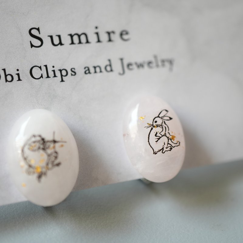 天然石玫瑰石英与鸟兽人物戏画耳环 耳夹式 天然石 浴衣 - 耳环/耳夹 - 宝石 粉红色