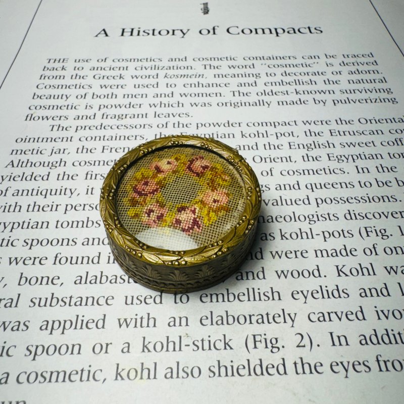 奥地利古董 刺绣铜镀金粉盒 - 其他 - 其他金属 