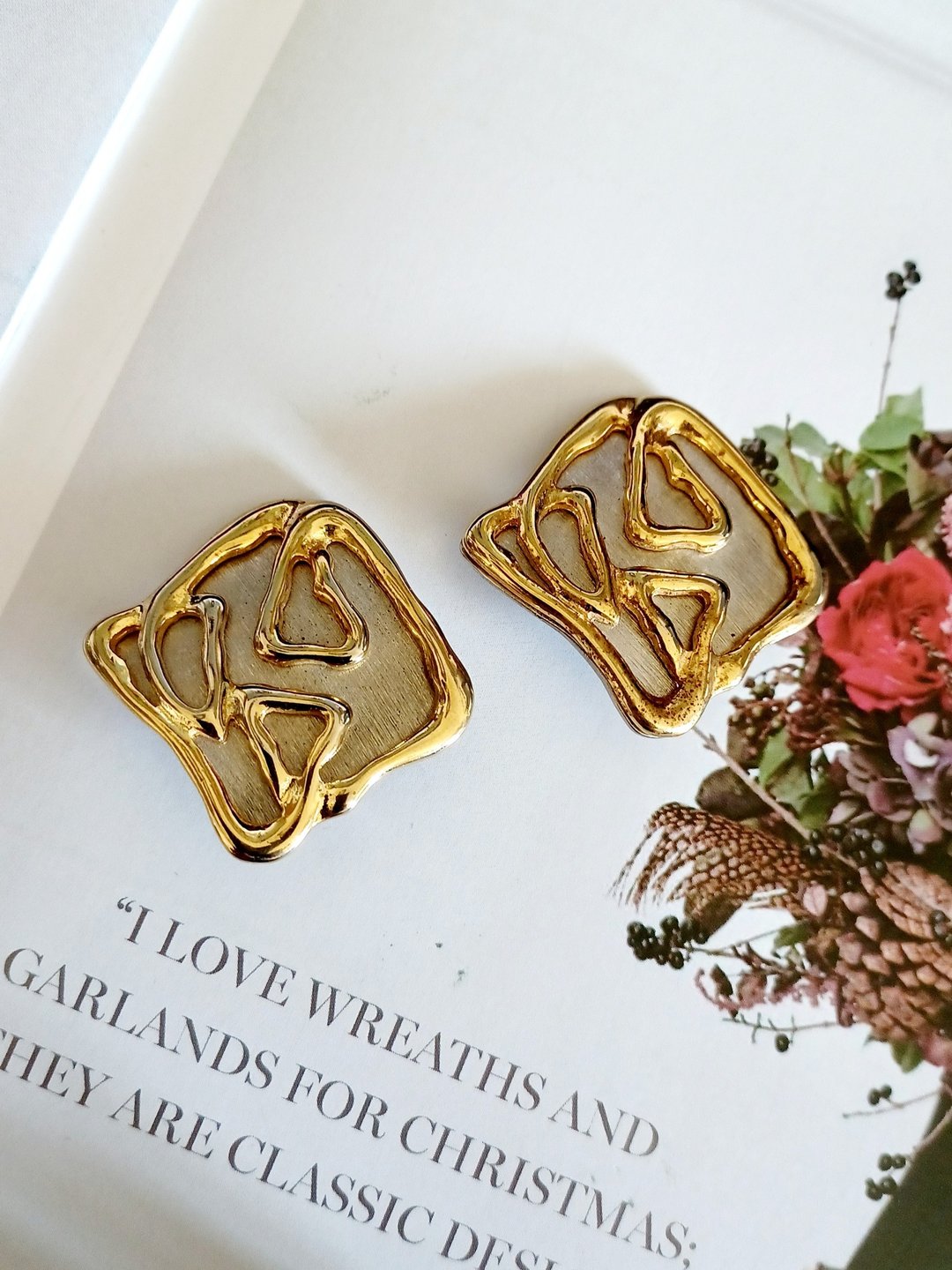 vintage jewelry  放色大胆立体金属涂鸦 夹式耳环 - 耳环/耳夹 - 其他金属 