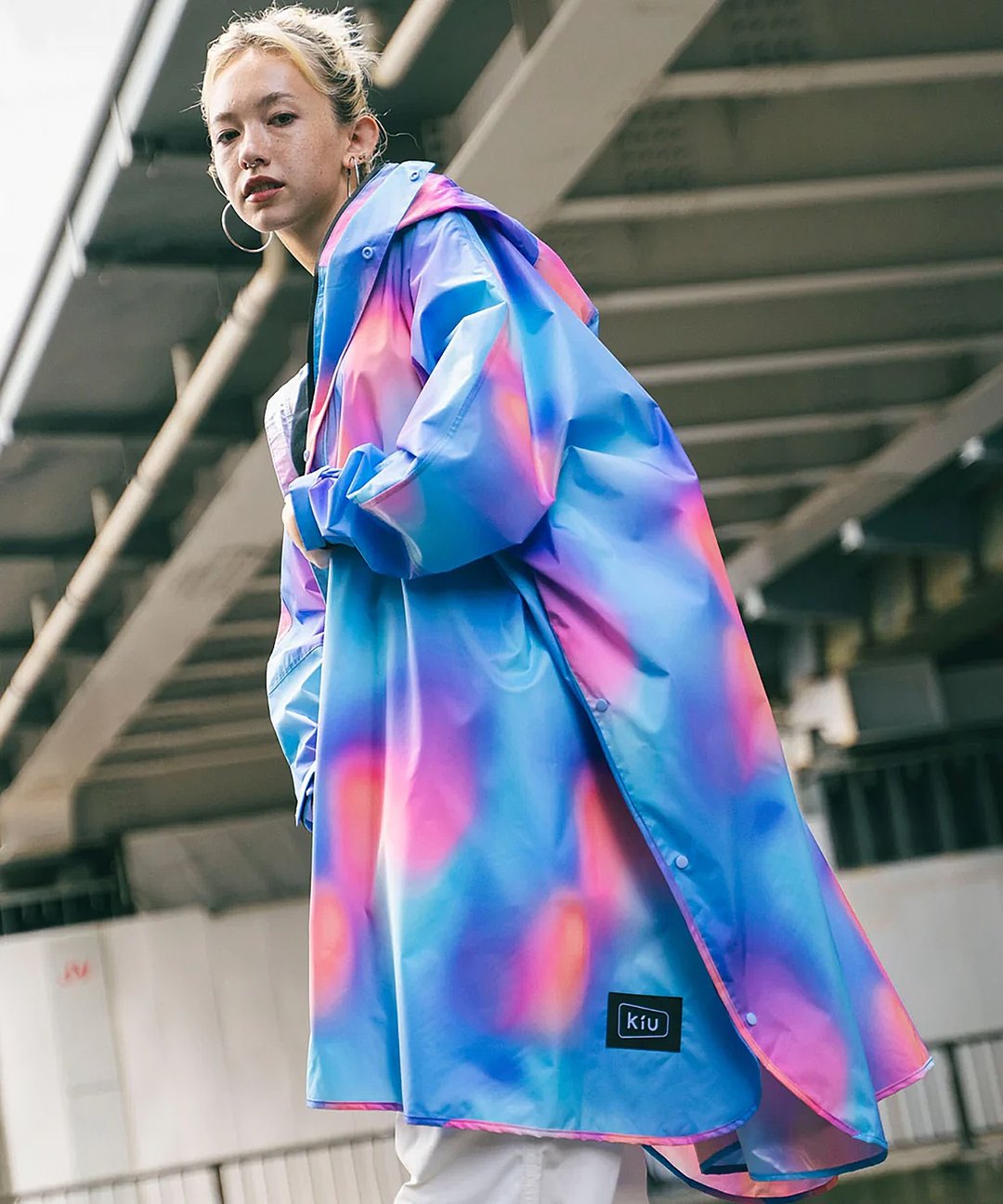 【新款预购】KiU 2024新品斗篷式雨衣 K163-398 音乐祭 含发票 - 雨伞/雨衣 - 聚酯纤维 多色