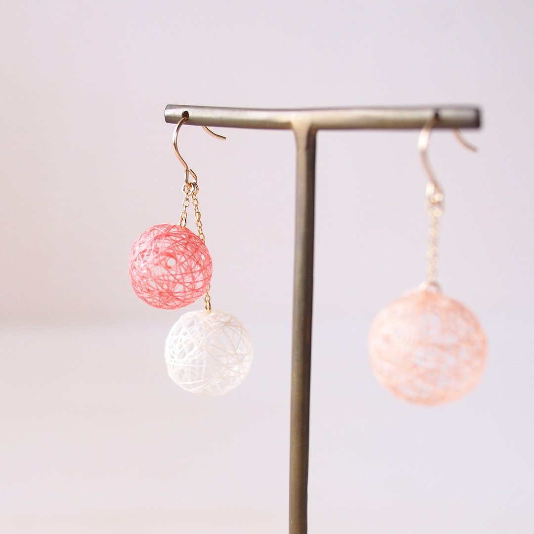 Hirari, thread ball asymmetry Clip-On, Sakura - 耳环/耳夹 - 丝．绢 粉红色