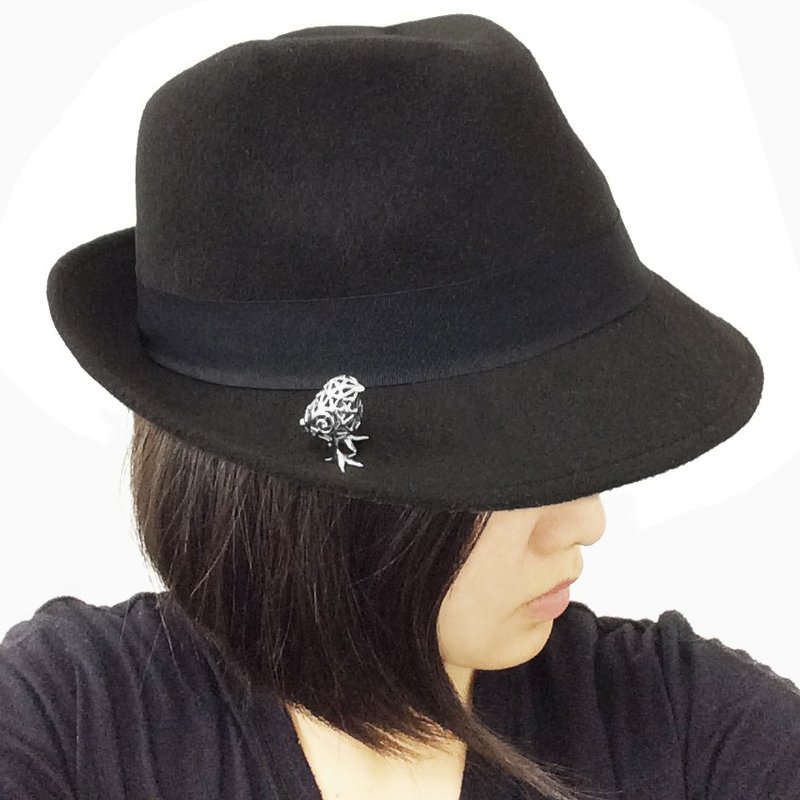 Spherical chick hat pin or broach SV925【Pio by Parakee】 - 胸针 - 其他金属 银色