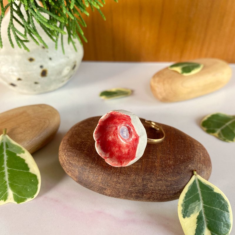 花朵戒指 (No. 29) / Ceramic Ring / Handmade - 戒指 - 陶 白色