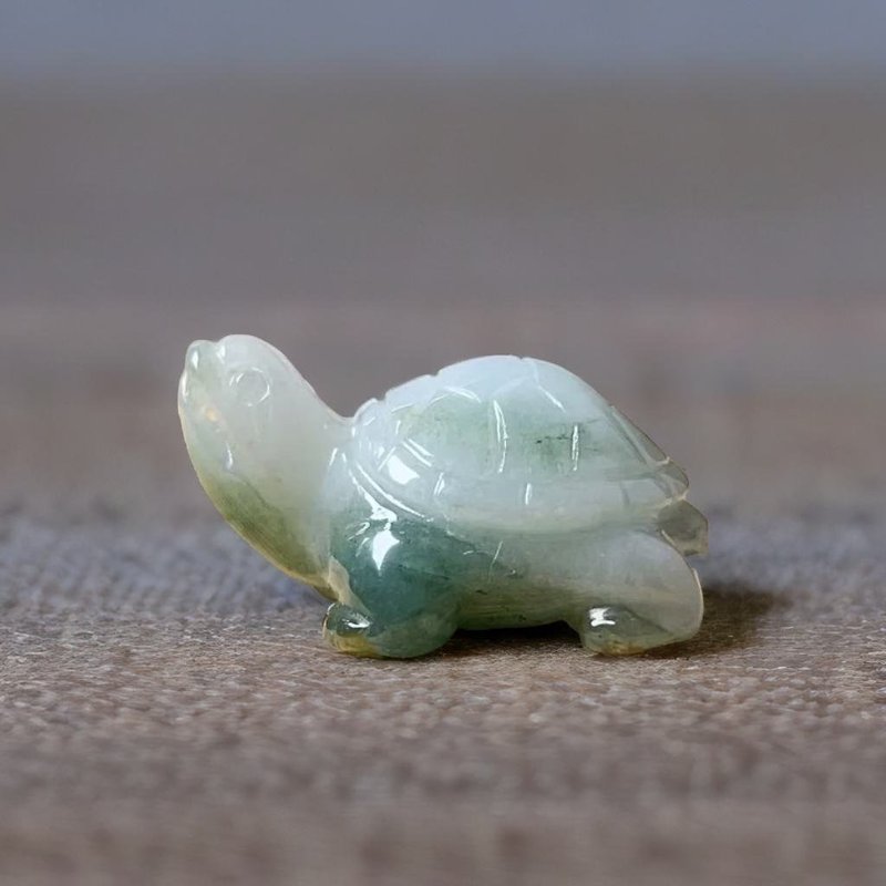 【吉祥·长寿】飘绿花翡翠乌龟 | 天然缅甸玉A货翡翠 | 送礼 - 摆饰 - 玉石 透明