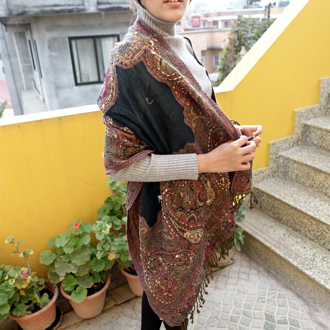手工刺绣・水煮羊毛披肩围巾・居家挂毯 - 围巾/披肩 - 羊毛 紫色