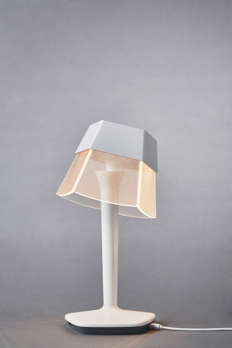 Xcellent Design Ludia 喜乐 LED桌灯 - 灯具/灯饰 - 压克力 白色