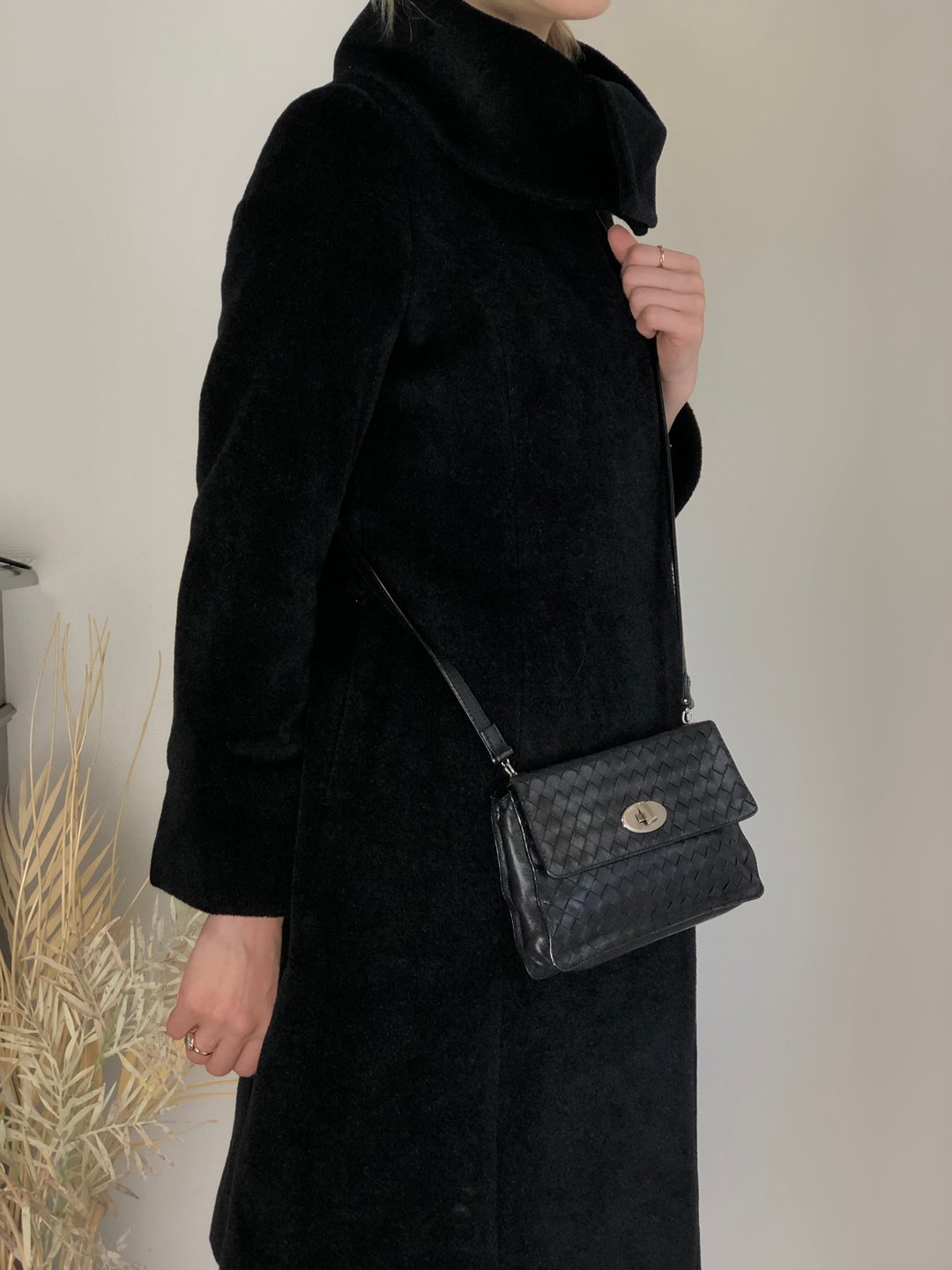 【 日本直送 名牌中古包 】Bottega Veneta 葆蝶家 侧背包 黑色 锁头设计 皮革 编织 jk5whm - 侧背包/斜挎包 - 真皮 黑色