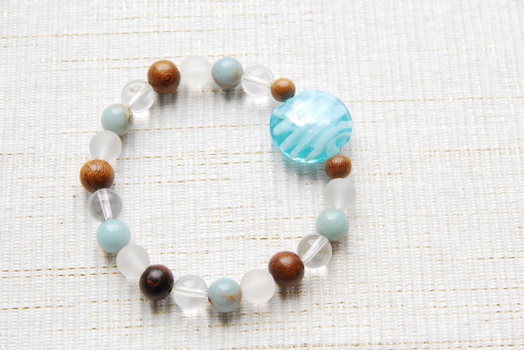 Coin-shaped beads and natural stone bracelet light blue - 手链/手环 - 石头 蓝色