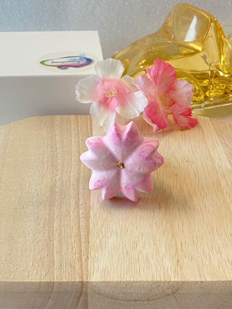 车用樱花扩香石 Car kit cherry blossom aroma stone - 香薰/精油/线香 - 其他材质 粉红色