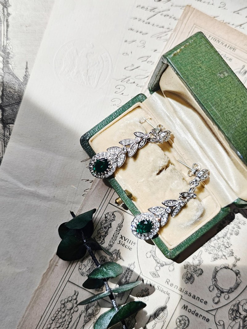 现货在台 - 祖母绿垂坠式花叶耳针【美国老件时尚珠宝】 - 耳环/耳夹 - 其他金属 绿色