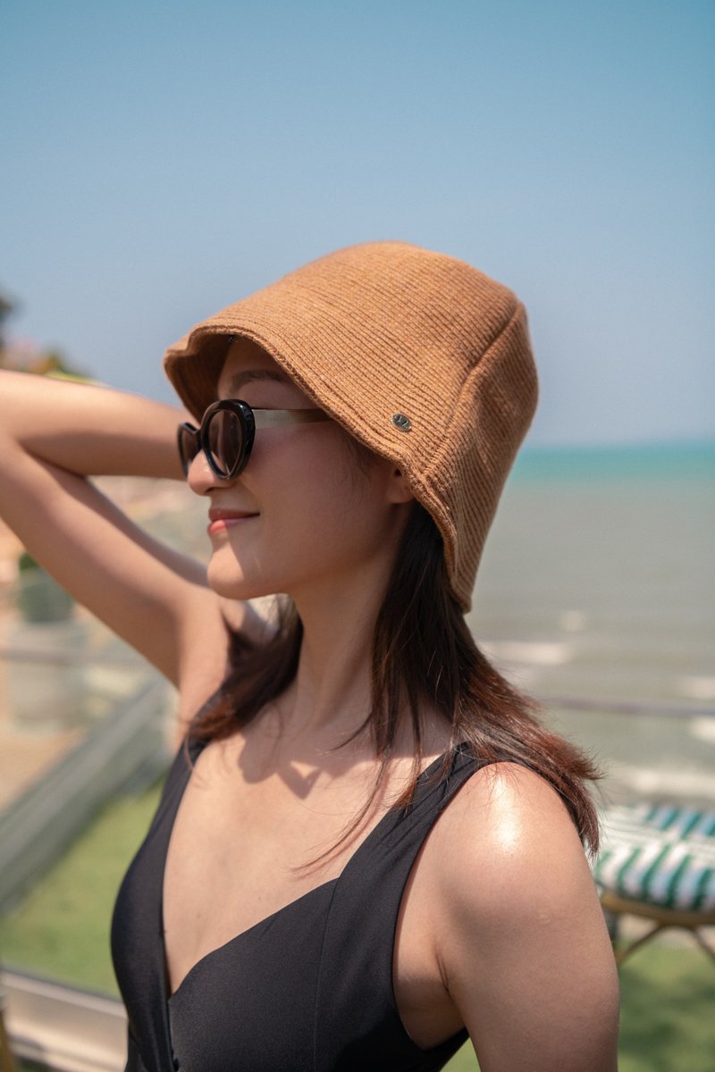 kha-ning hat 针织毛线帽 - 帽子 - 聚酯纤维 咖啡色