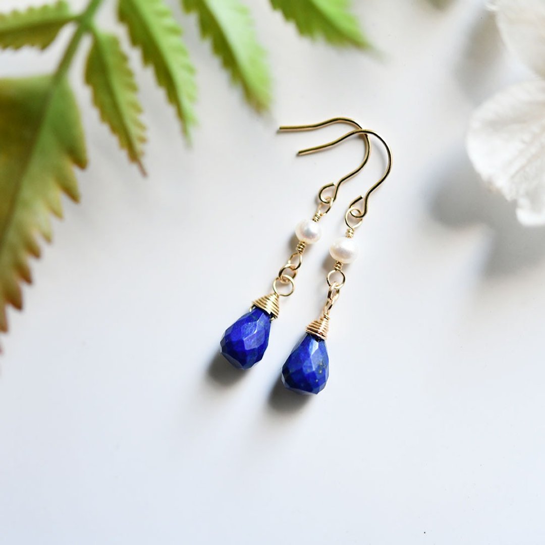 Good Luck Success Luck UP Lapis Lazuli and Freshwater Pearl Earrings December Birthstone - 耳环/耳夹 - 宝石 蓝色