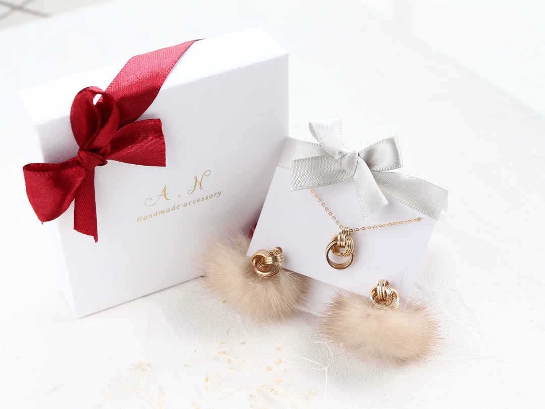 Happy bag-14kgf-petit chain pierced earrings / can change to clip-on necklace set - 耳环/耳夹 - 其他金属 金色