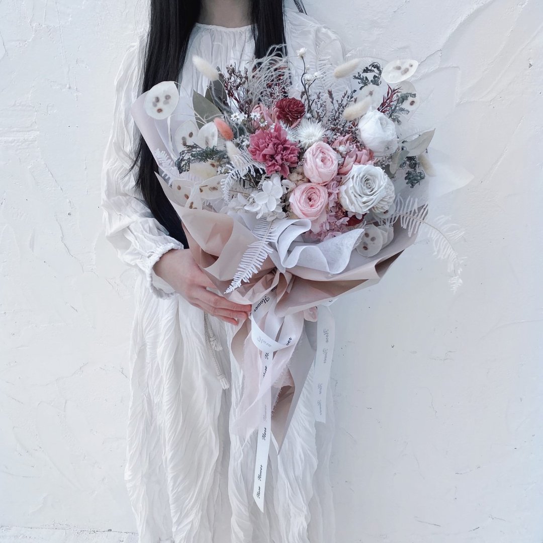 Flora Flower永生玫瑰花束-漫步庭园 - 干燥花/捧花 - 植物．花 白色