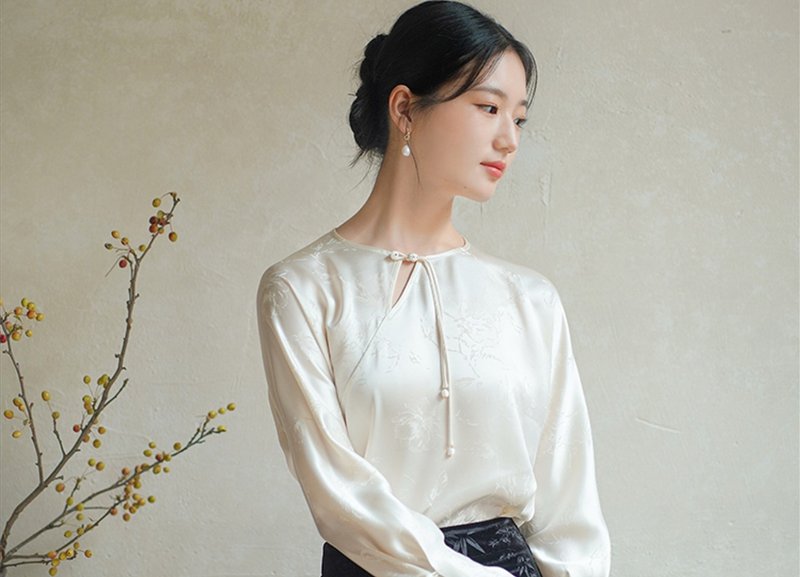 新中式中国风 黑色压花修身直筒丝绒 上衣/半裙 - 裙子 - 其他材质 白色