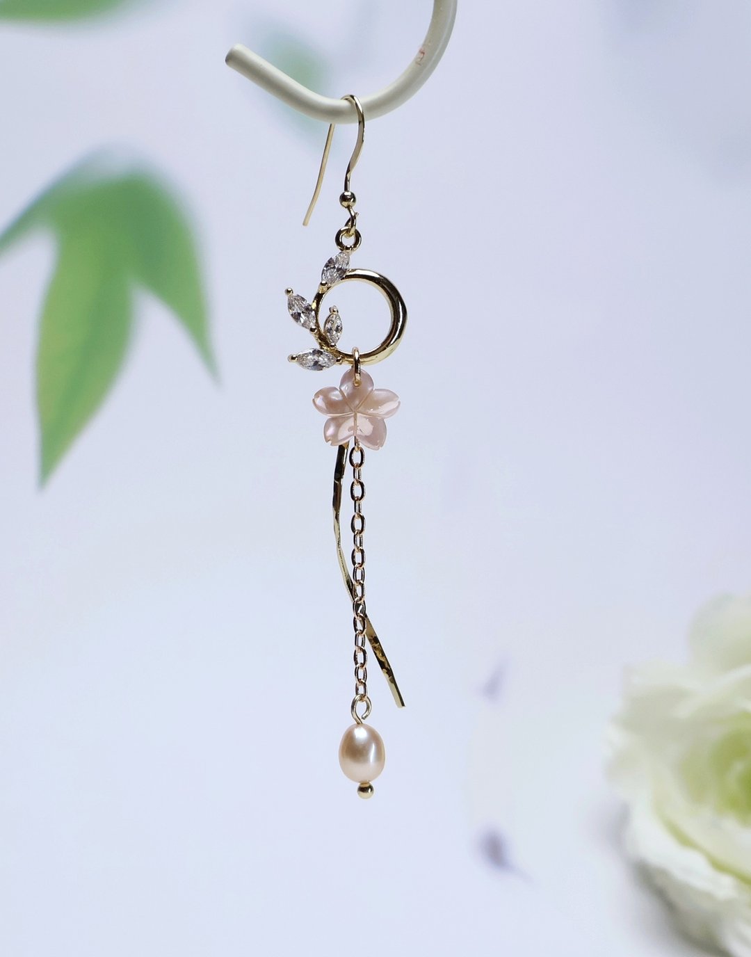 锆石粉蝶贝花耳环/美国 14K 包金防敏耳勾/可改耳夹 - 耳环/耳夹 - 玉石 粉红色
