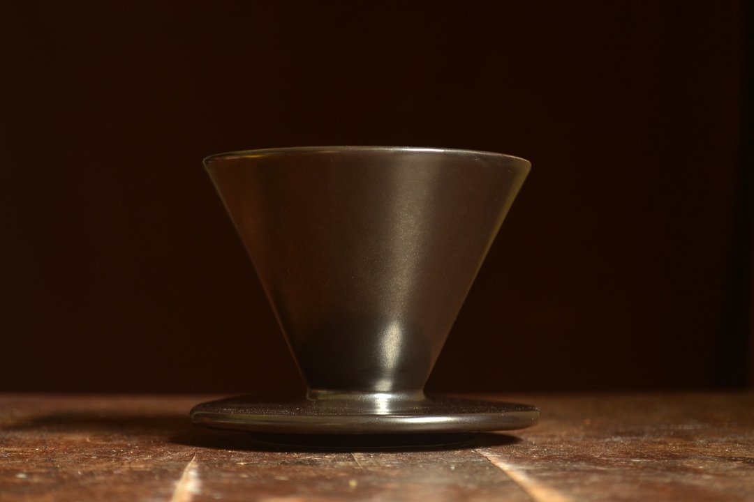玄雾黑锥形六肋滤杯 01 款 手作陶瓷滤杯 锥形咖啡滤器 稳定萃取 - 咖啡壶/周边 - 陶 黑色