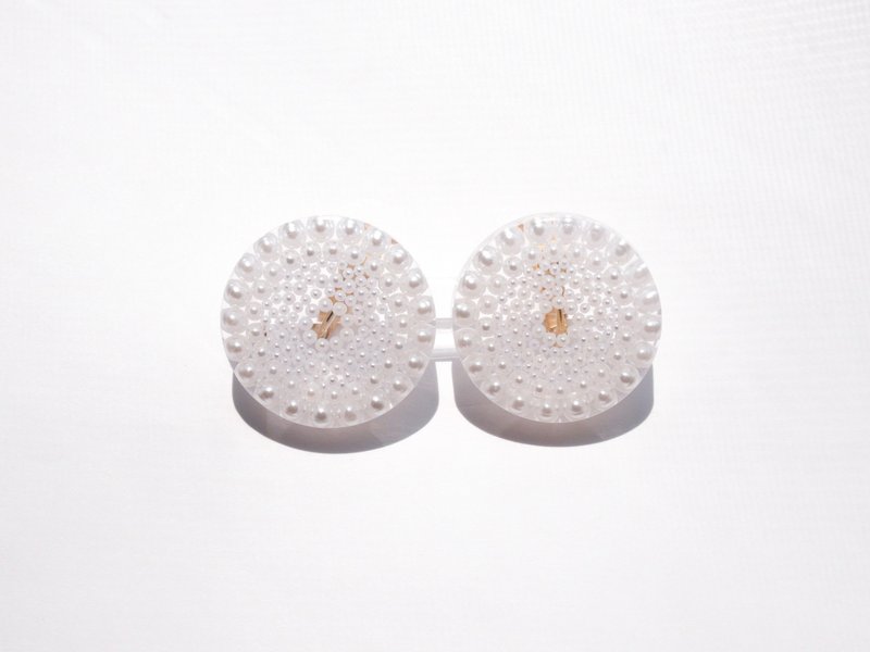 oval lace L - 耳环/耳夹 - 树脂 白色