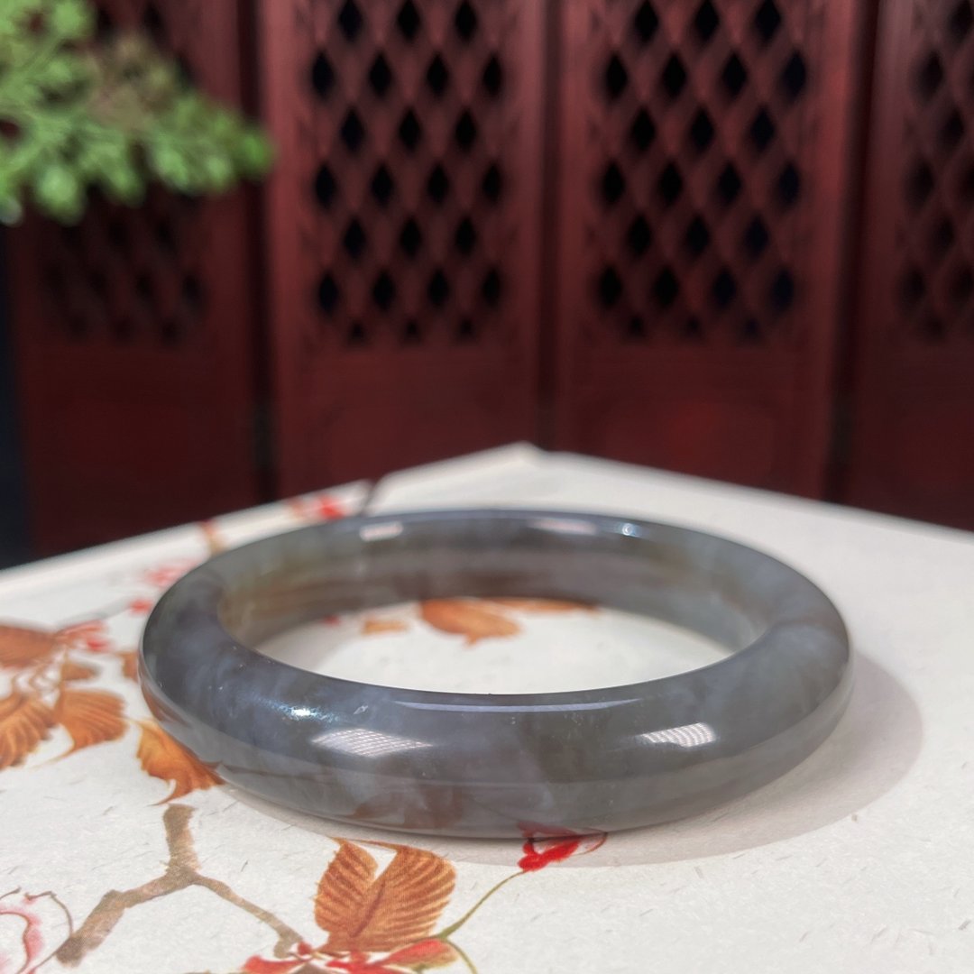 和田玉葡萄紫手镯51MM 老料烟紫飘花玉手环 附证书 质地油润饱满 - 手链/手环 - 玉石 紫色