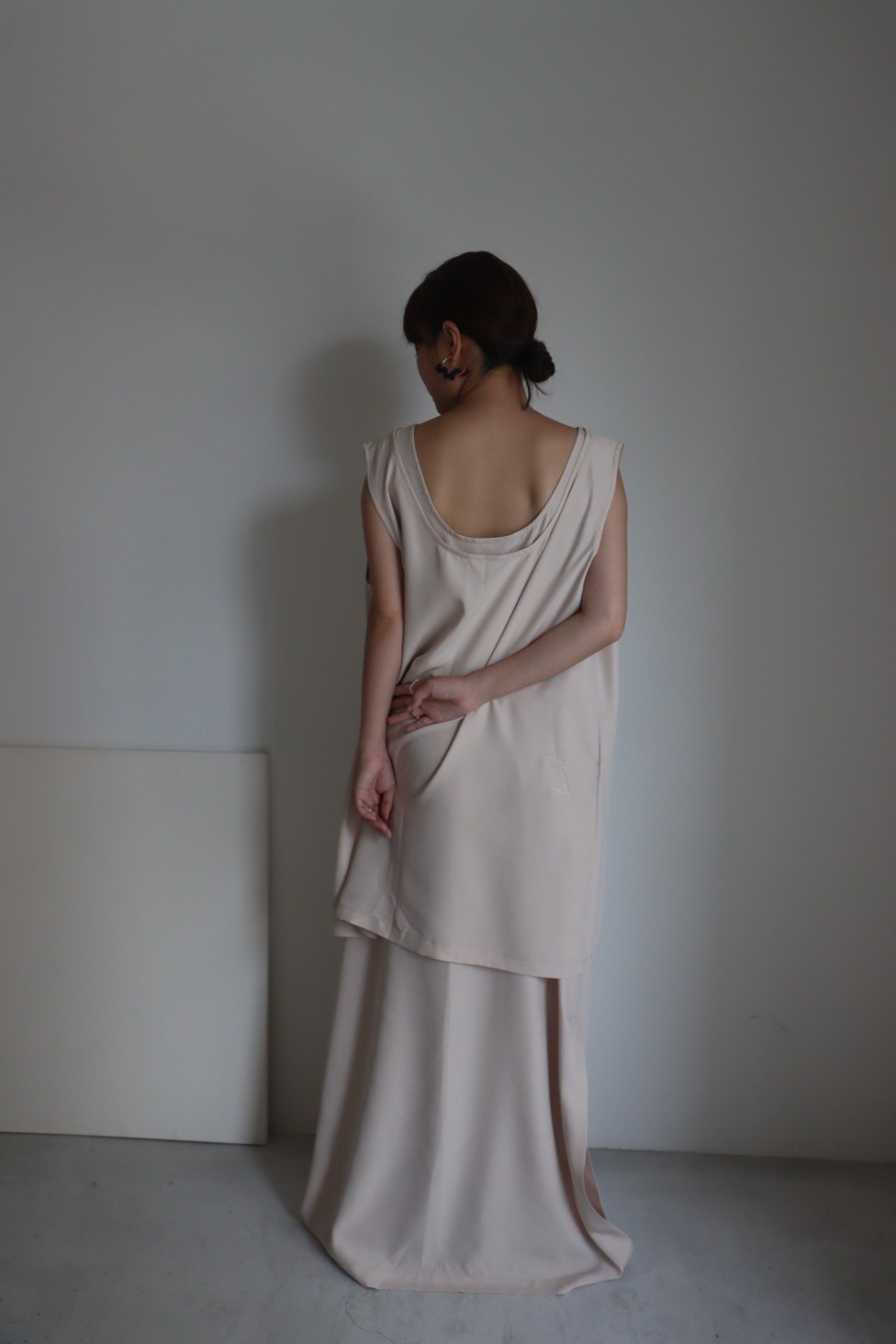 Embroidered Logo Sleeveless Top - 洋装/连衣裙 - 其他材质 