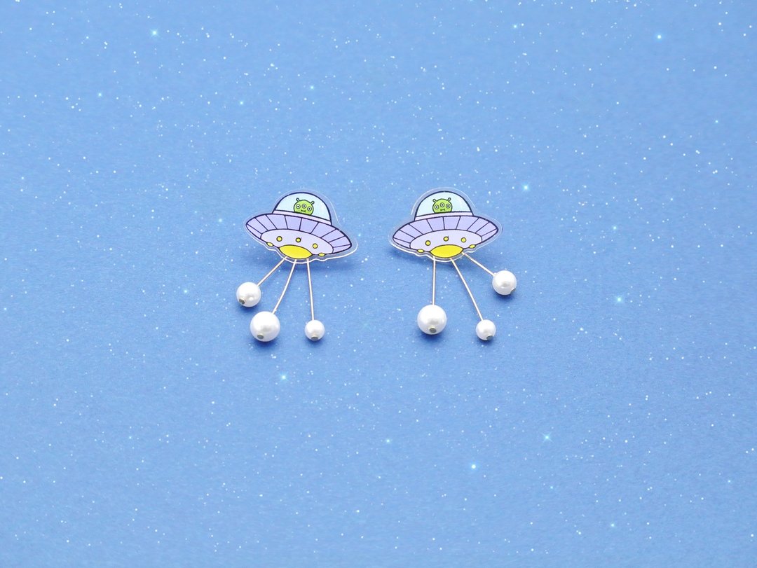 UFO emitting beam earrings - 耳环/耳夹 - 压克力 