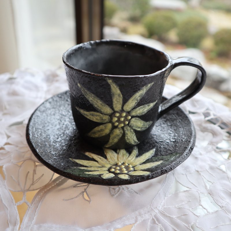 日本制向日葵马克杯黑色手工陶器陶艺 - 咖啡杯/马克杯 - 陶 