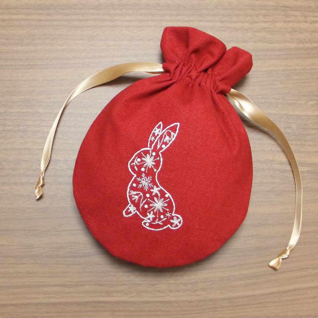 Rabbit and Snowflake Drawstring Pouch Hand Embroidery Red - 化妆包/杂物包 - 绣线 