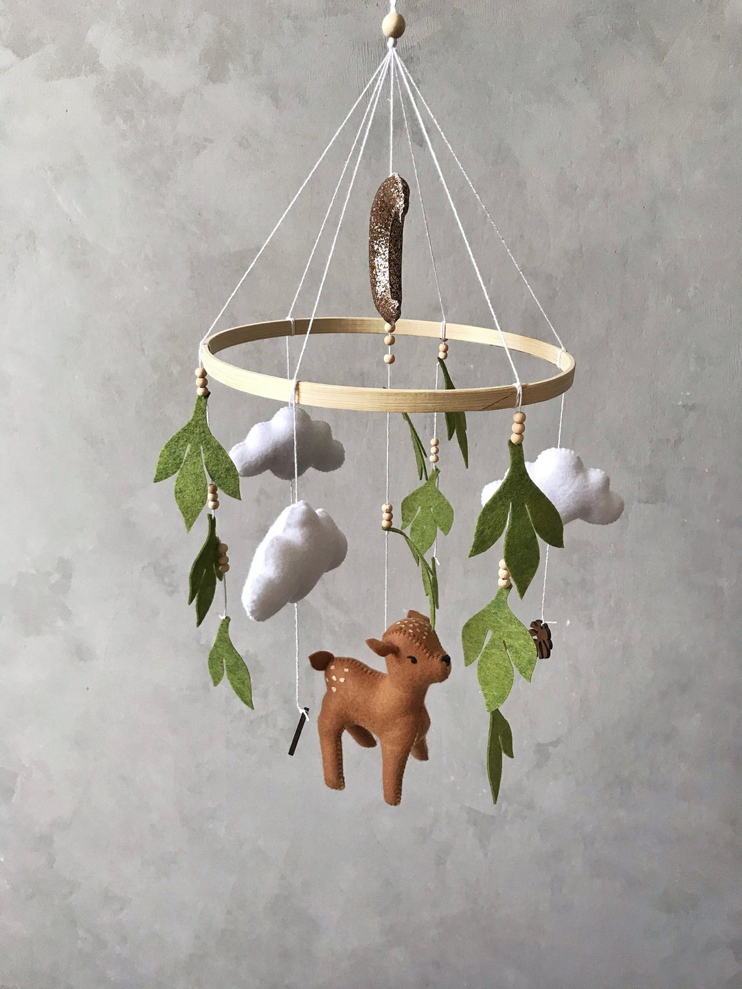 Neutral woodland deer crib mobile for nursery decor and baby gift - 玩具/玩偶 - 环保材料 绿色