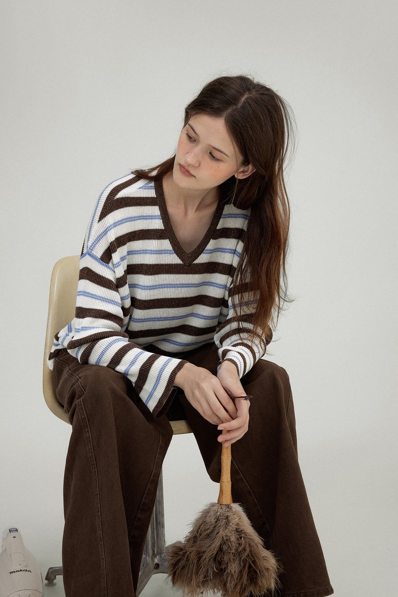 慵懒的秋天 亚麻天丝V领针织上衣 - 女装上衣 - 其他材质 多色