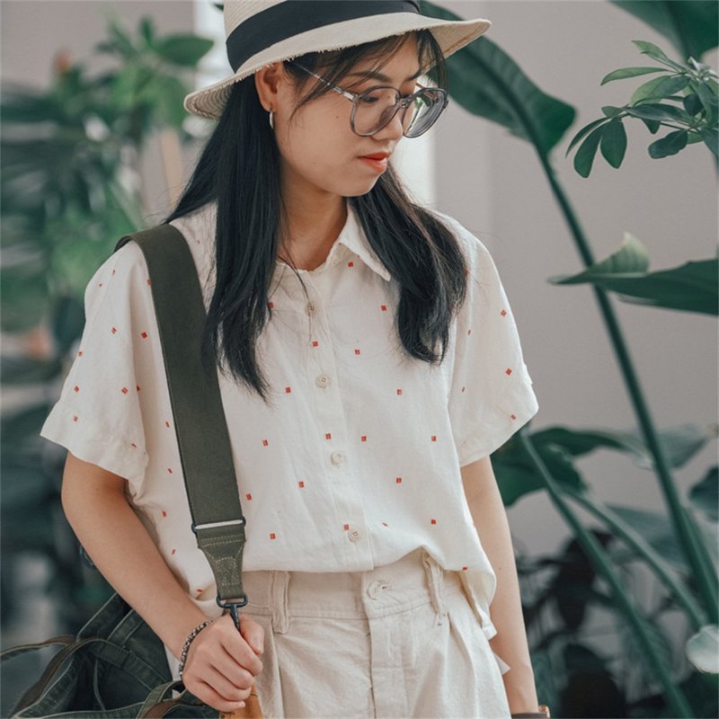 丹頂鶴  嬉皮士 白底紅色波點文藝復古短袖亞麻棉襯衫 - 女装衬衫 - 棉 白色