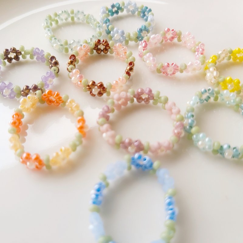 有日出日落的乡间/暖色调 串珠渐层小花戒指 - 戒指 - 其他材质 红色