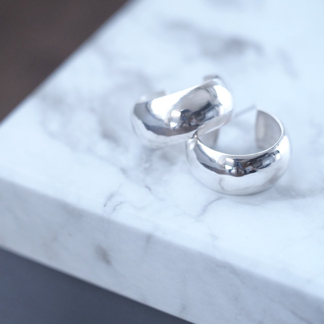 Bold hoop earrings Silver 925 - 耳环/耳夹 - 其他金属 银色