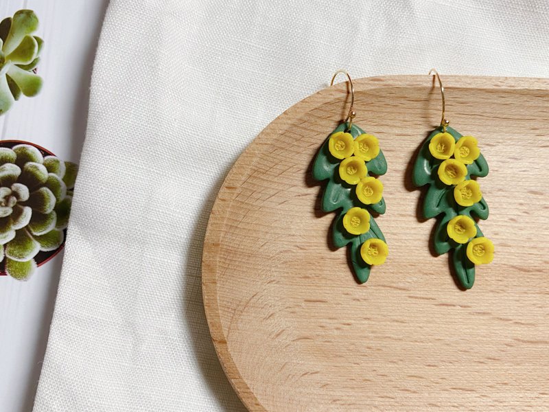 香甜金木樨花 手工软陶耳环 | 耳夹 - 耳环/耳夹 - 粘土 黄色