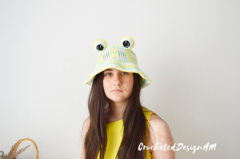 Crochet cut frog bucket hat men women Custom knit funny green fisherman hat - 帽子 - 棉．麻 多色