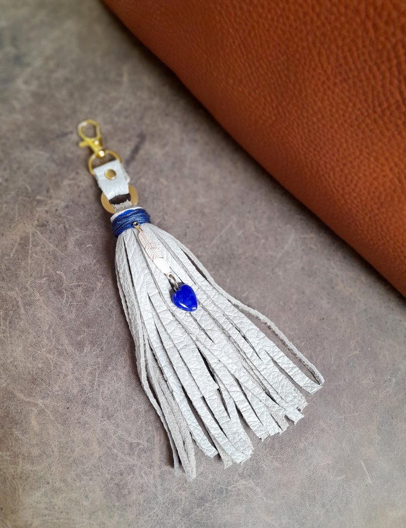 灰色 牛皮 流苏 包包 吊饰 青金石 智慧 与 自由 的 静谧 拥抱 - 吊饰 - 真皮 蓝色