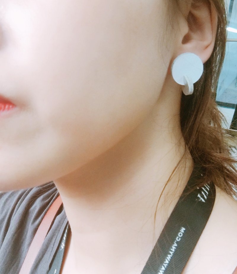 Anyway Any-ear 真皮耳环系列 U04 - 耳环/耳夹 - 真皮 白色