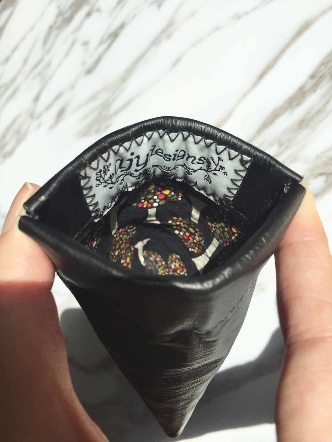 PY77-金字塔形状黑色皮革弹片零钱包 - 零钱包 - 真皮 黑色