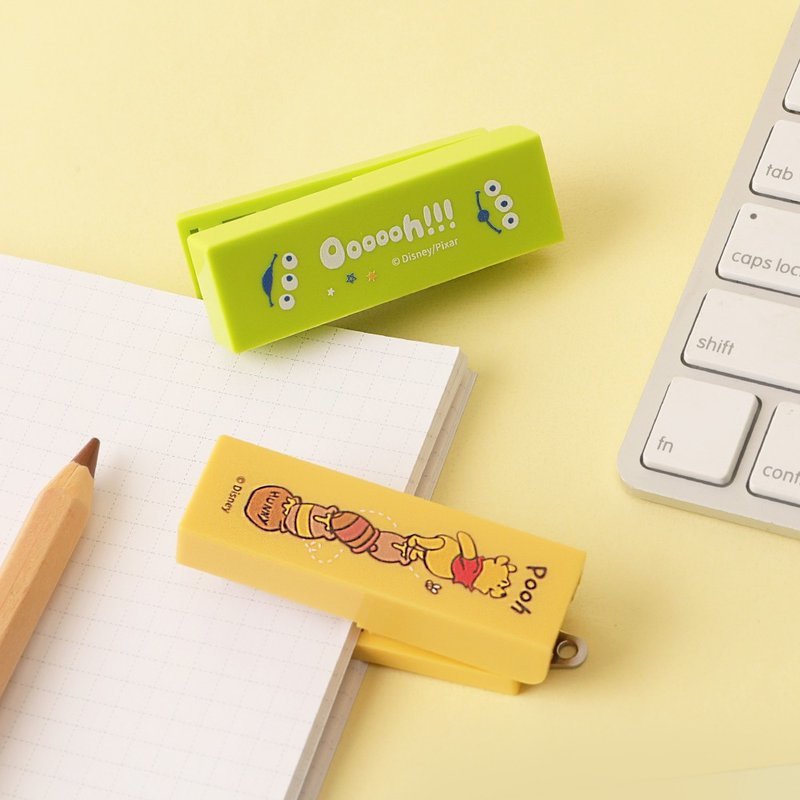 迪士尼可携式钉书机-正版授权 小熊维尼 三眼怪 玩具总动员 文具 - 钉书机 - 塑料 多色